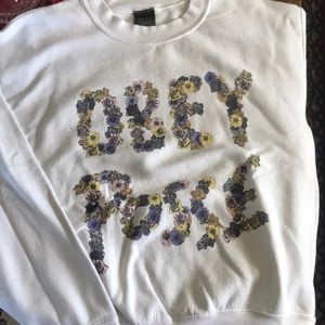 White Obey Crew Neck hoodie // Size S